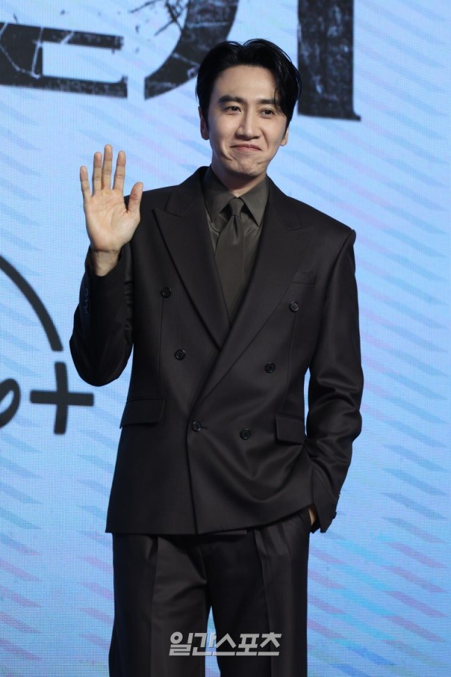 Lee Kwangsoo akan menjadi Host pernikahan Shin Kim Ah dan Kim Woobin

Pernikahan akan dilakukan pada 20 Desember 2025

m.entertain.naver.com/now/article/24…