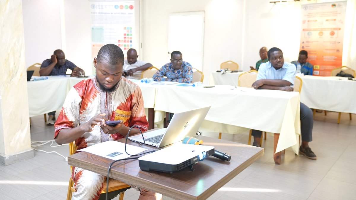 FAOauTogo's tweet photo. 📈gestion fluide du circuit d’information #EMAi+↔ #EMPRESi+,
🚨alerte précoce et prévention des crises sanitaires.

En consolidant les capacités des #ServicesVétérinairesPublics_Privés, le #Togo renforce sa #résilience face aux maladies animales et zoonotiques, ...

#SDGs🌍
3/4 https://t.co/k89hGvpayC
