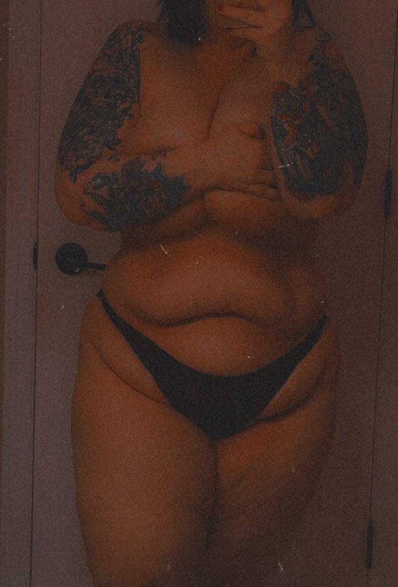 Ugh my hands can barely contain my big, pretty tits. Replace them? 🍒 

♡ + ↻