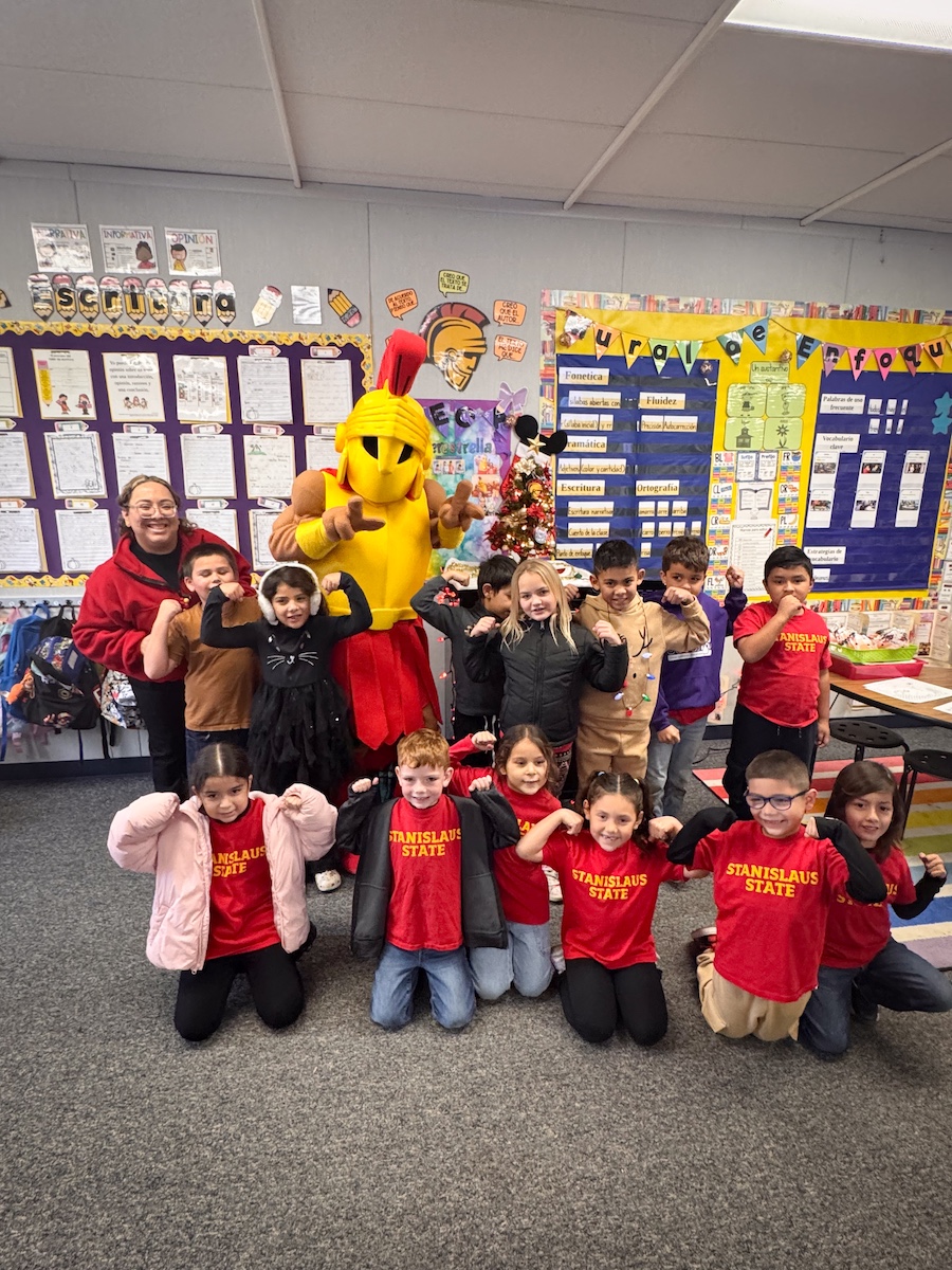 stan_state's tweet image. Warrior generosity shined bright this season! 🎁✨

ASI’s Giving Tree brought holiday cheer to students at Denair Charter Academy &amp;amp; Osborn Elementary with gift deliveries. Even Titus joined in to ensure every present arrived before winter break. Go Warriors! ❤️💛 #StanState