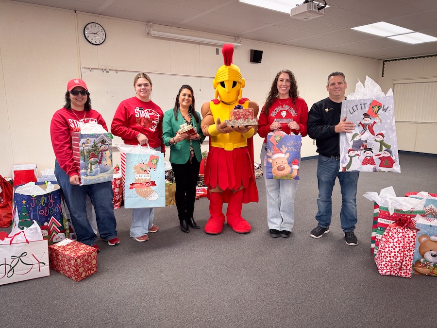 stan_state's tweet image. Warrior generosity shined bright this season! 🎁✨

ASI’s Giving Tree brought holiday cheer to students at Denair Charter Academy &amp;amp; Osborn Elementary with gift deliveries. Even Titus joined in to ensure every present arrived before winter break. Go Warriors! ❤️💛 #StanState