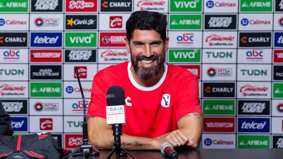 “A nosotros vernos nos lleva a un lugar donde fuimos felices: el Complejo Celeste. No vivir del pasado sino disfrutarlo y tenerlo presente. El tiempo pone las cosas en su lugar”

✍️ Sebastian Abreu AHORA en VQV por <a href="/ElEspectadorUy/">El Espectador Deportes 🔊</a>
 
📻 810 AM • 92.5 FM
▶️ youtube.com/live/BU9rWHeLT…