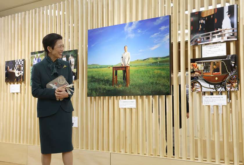 １７日、高円宮妃久子さまが報道写真展をご覧になりました。写真愛好家として知られる久子さま。鑑賞を楽しまれたご様子でした。（産経新聞社撮影）
#報道写真展
#日本橋三越本店
#高円宮妃久子さま
