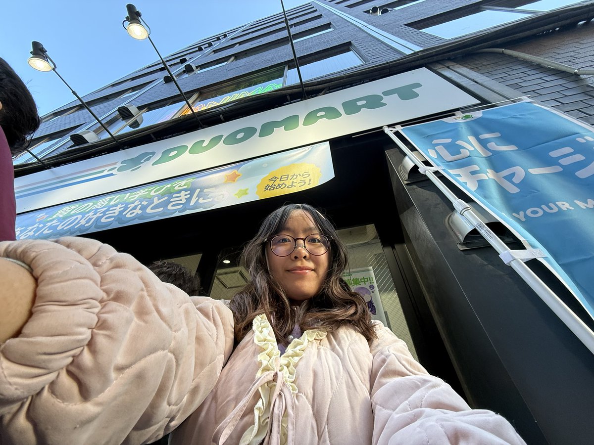 makeit_annieway's tweet photo. I’ll never stand in line for combini unless it’s DUOMART ✅ @Duolingo_Japan https://t.co/EQFj1nEjLv