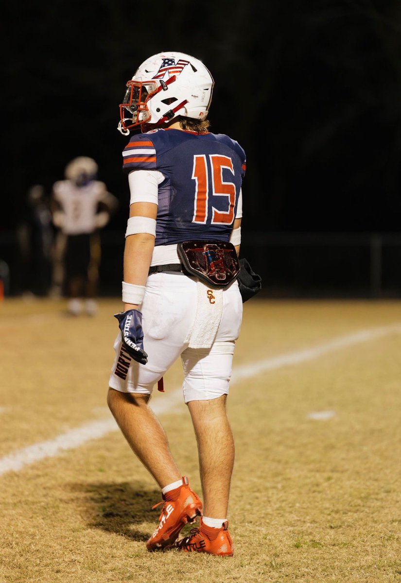 Underclass Militia 🏴‍☠️

⚪️Kam Ferguson - <a href="/KamFerg6/">Kamden Ferguson</a> 
⚪️HB/TE/OLB - Great Hands!
⚪️1st Team All County 
⚪️Started all 14 Games as a Sophomore 
🎥 hudl.com/video/3/235799…