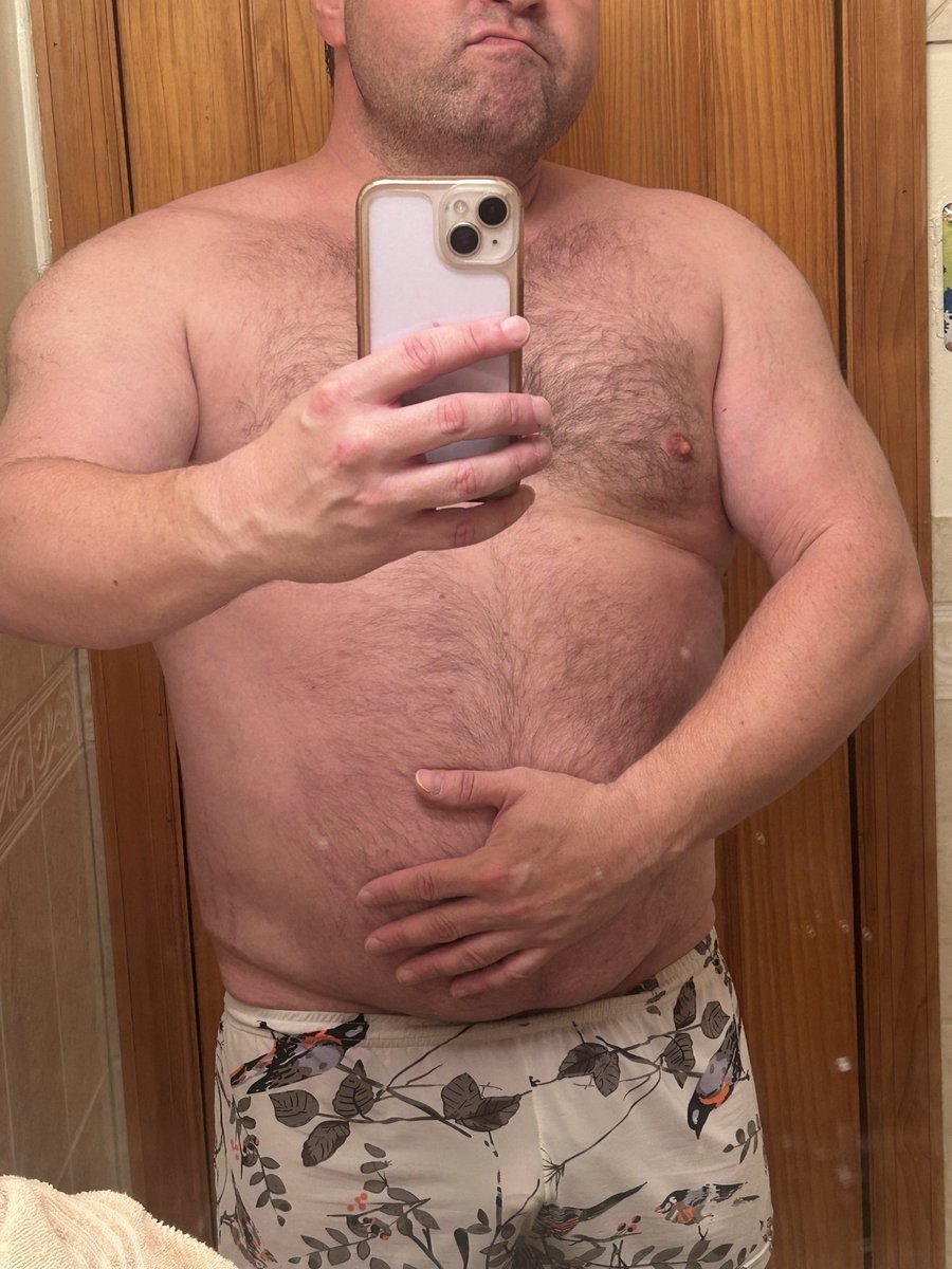 toomuchandy's tweet photo. Flu shot got, weights lifted, shaves missed. No complaints. https://t.co/bgtSP3OCuT