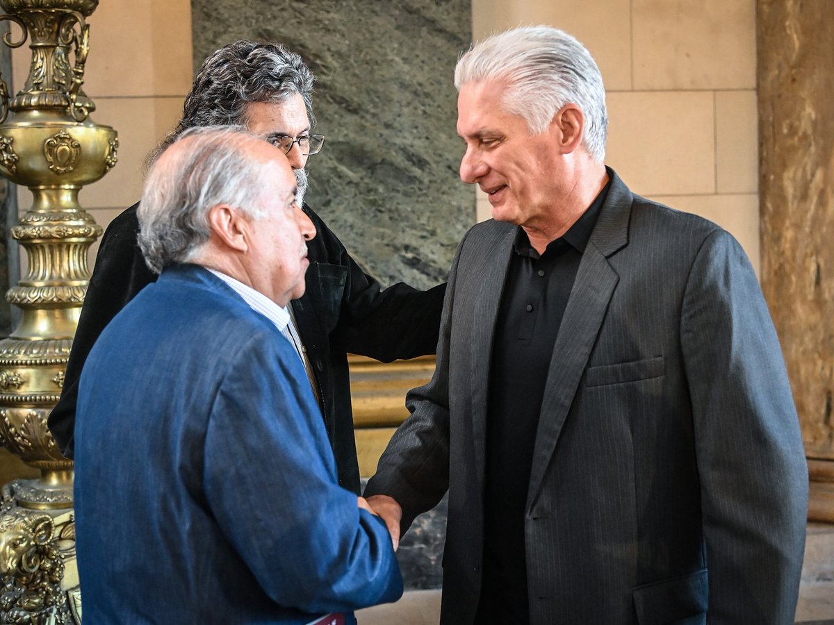 🇨🇺| El proyecto “25 para el 25”, una iniciativa de la presidenta mexicana <a href="/Claudiashein/">Claudia Sheinbaum Pardo</a> que distribuirá gratuitamente 2.5 millones de libros a jóvenes de 15 a 30 años, de 14 países de América Latina, también incluye a #Cuba.

🧵