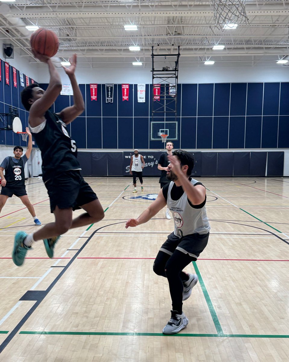 🏀 The Fall 2025 Men’s Rec Division Finals are happening TONIGHT!  Two divisions. Two trophies. One night of hoops!  BWT has the best facilities, Top competition.  EB Deadline: THIS Fri., Dec 19 – Save $$$!
⚠️ Spots are filling FAST!  Register: bwt.ca