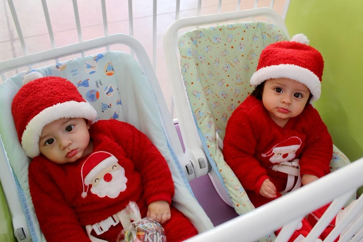 DIFTorreon_'s tweet photo. La magia de la Navidad llegó a la Guardería de la DSPM DIF Torreón. Nuestra Directora Marlene Martínez estuvo presente acompañando a los chiquitines, regalándoles momentos llenos de sonrisas, ilusión y espíritu navideño.

¡Feliz Navidad a todos ellos!🎅🧸

DIF #SiempreContigo 🩷 https://t.co/U94Fyp5SMG