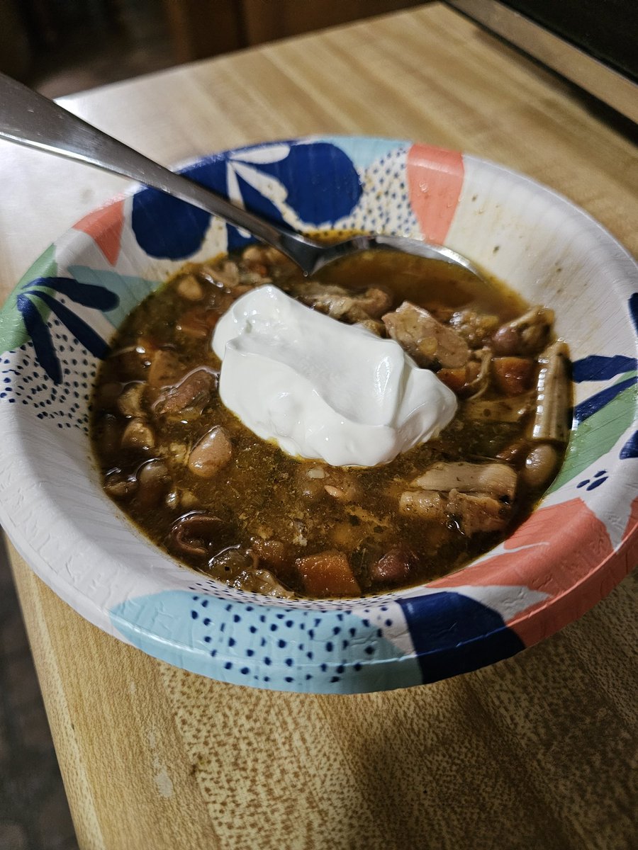 Firstlady_888's tweet photo. Week 4 of 20...fall/winter crockpot soup series!
A different soup every week until spring. This week, white chicken chili! #firstandbrown https://t.co/BEVq00bgY7