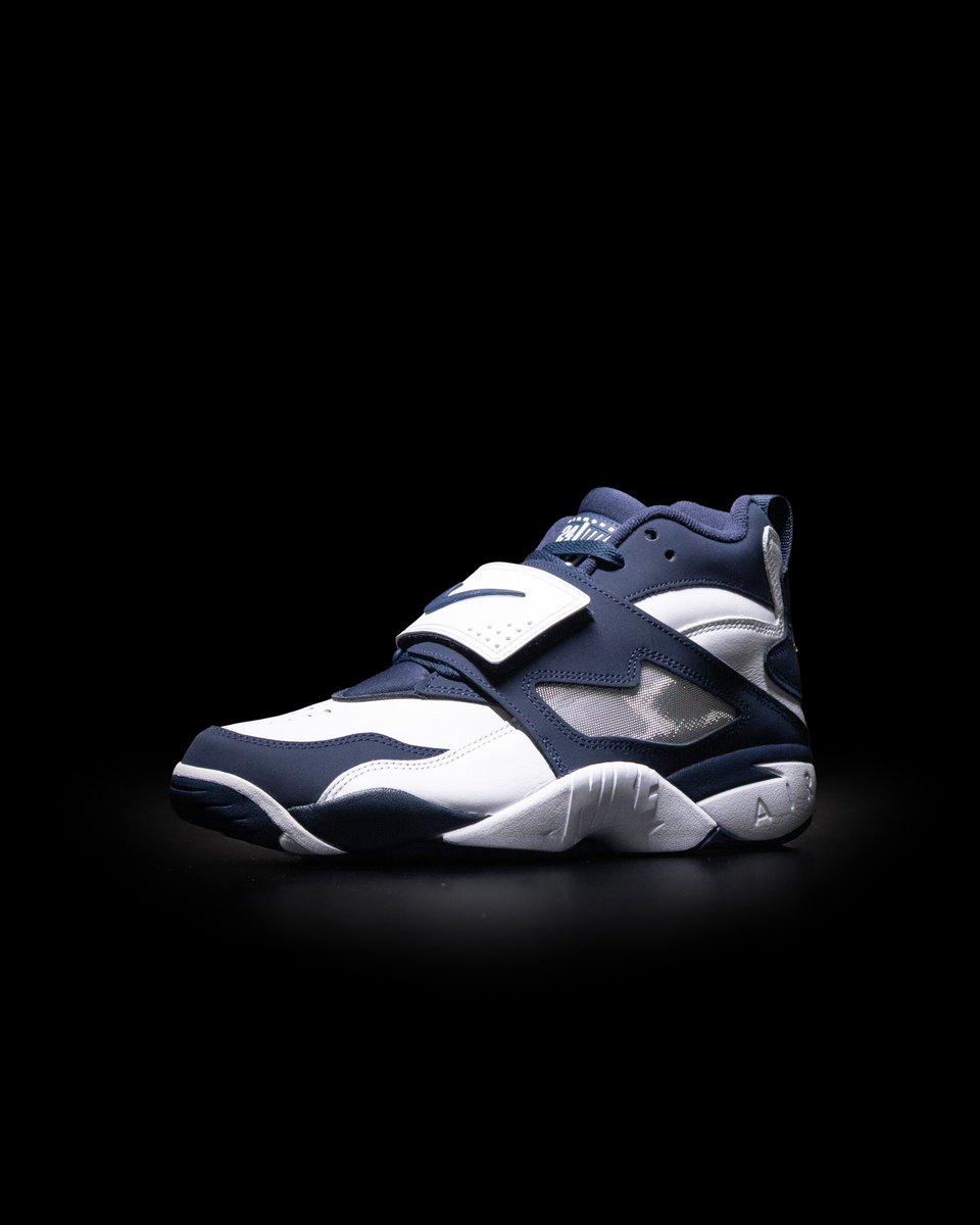 NIKE AIR DIAMOND TURF "COWBOYS"

Available now on saintalfred.com