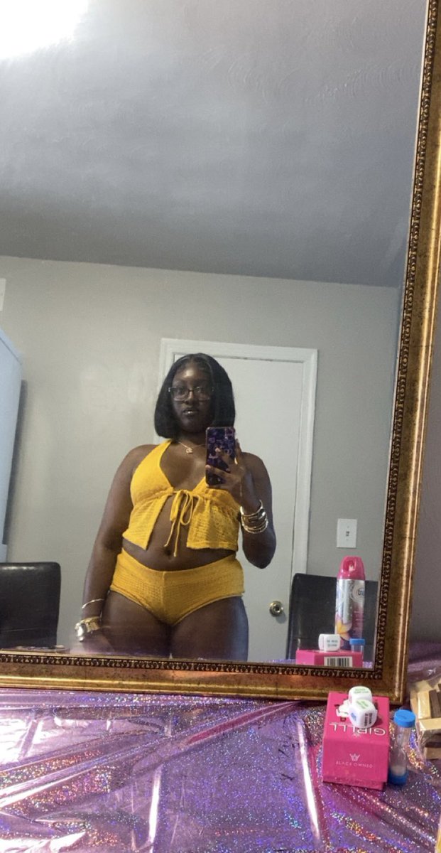 MoonSade1's tweet photo. Haven’t been up here in a while… hey y’all 😂😘 https://t.co/O7EawHEDth