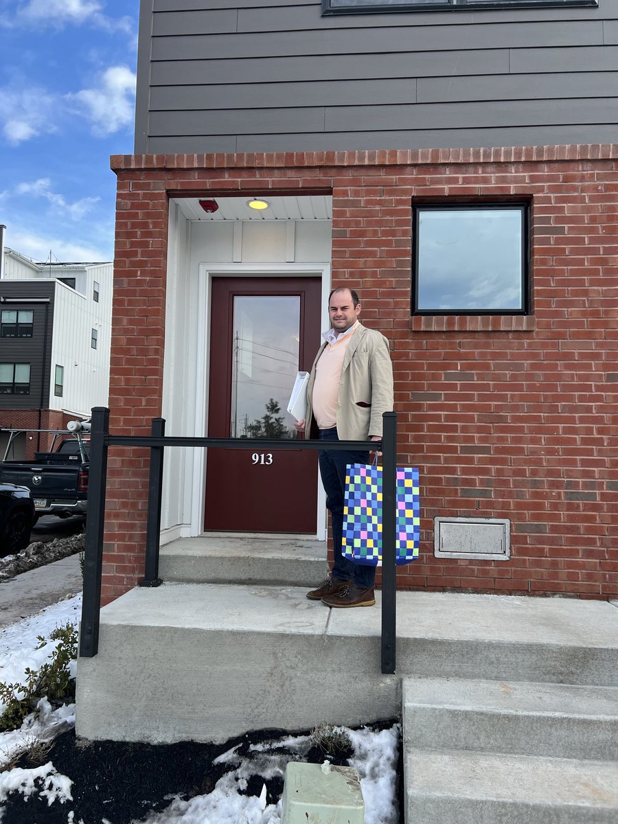 Skipwilson1986's tweet photo. Its official!! I’m a new home owner!! https://t.co/wXPpLjfu3a