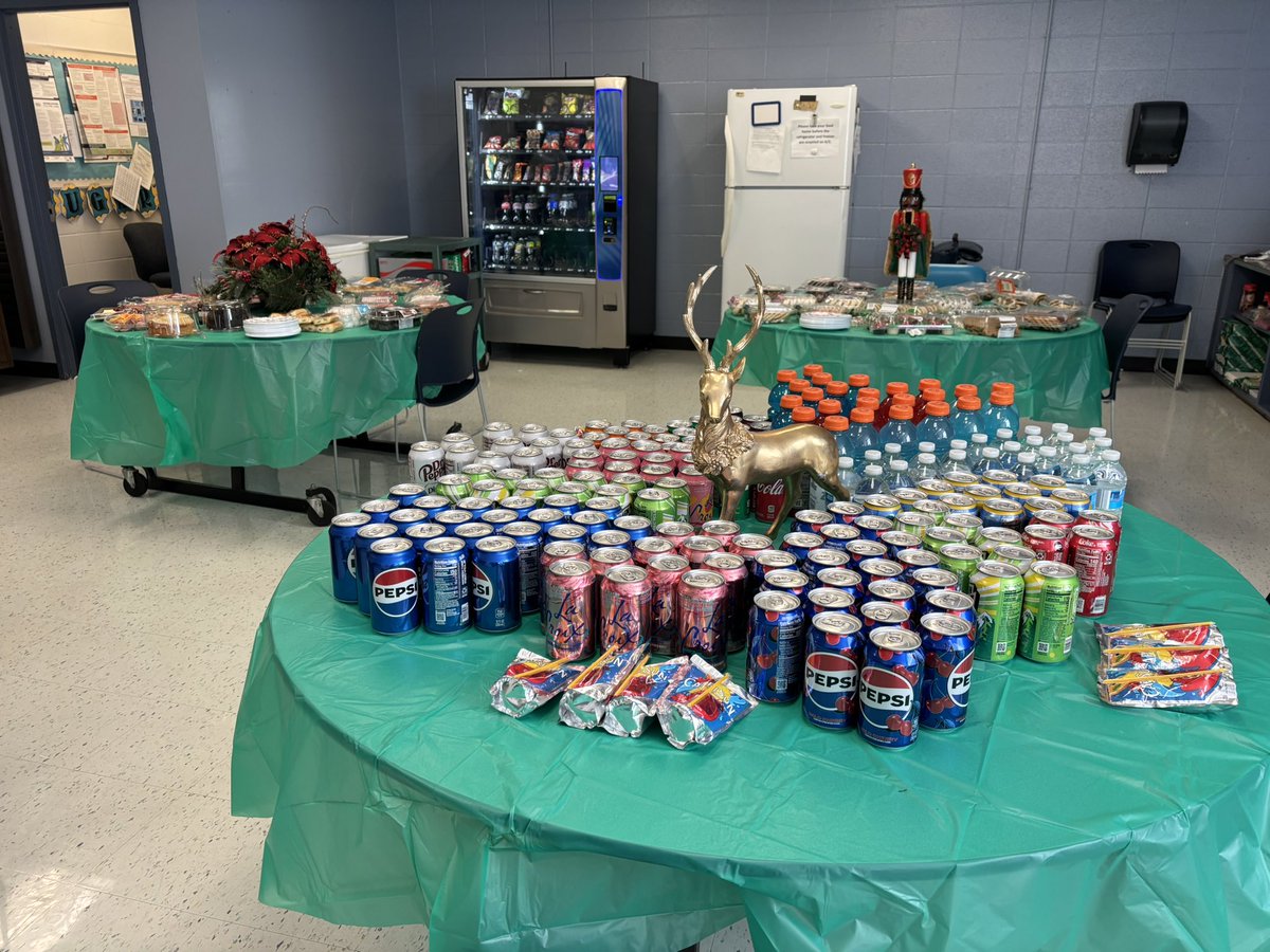 Our NMS parents absolutely sleigh! ✨ They surprised our teachers with a decked-out break room full of cakes, cookies, drinks, and festive cheer. We are so grateful for families who always show up and spoil our staff—thank you for spreading the joy! 💙