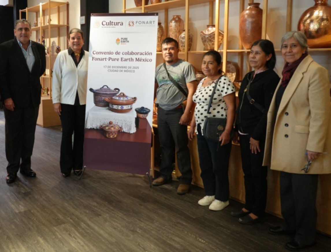 PureEarthMexico's tweet photo. Hoy celebramos la firma del convenio de colaboración entre @PureEarthMx y @FONART_mx, una alianza estratégica para impulsar la alfarería libre de plomo en todo el país, proteger la salud de las comunidades alfareras y fortalecer nuestro patrimonio cultural.

#SinPlomoEnLaMesa https://t.co/rszKe0HmWE
