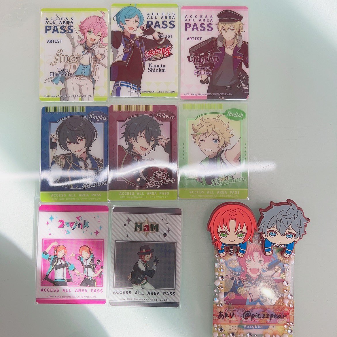 pic22pear's tweet photo. 【譲渡 交換】 あんスタ スタライ ローソン くじ あんスタチップス

(譲) C:薫 桃李 奏汰 
D: ☆凛月 みか 宙
2wink MaM

SD: 桃李 嵐 司
MV: なずな

(求) チップス (MV) 光 嵐 凛月
くじ C: 司

or 200円＋送料

くじ⇔チップス⭕️

☆はMV凛月にのみ提供可
(☆含め複数提供可です)

郵送のみ https://t.co/5TeBlXdMgS
