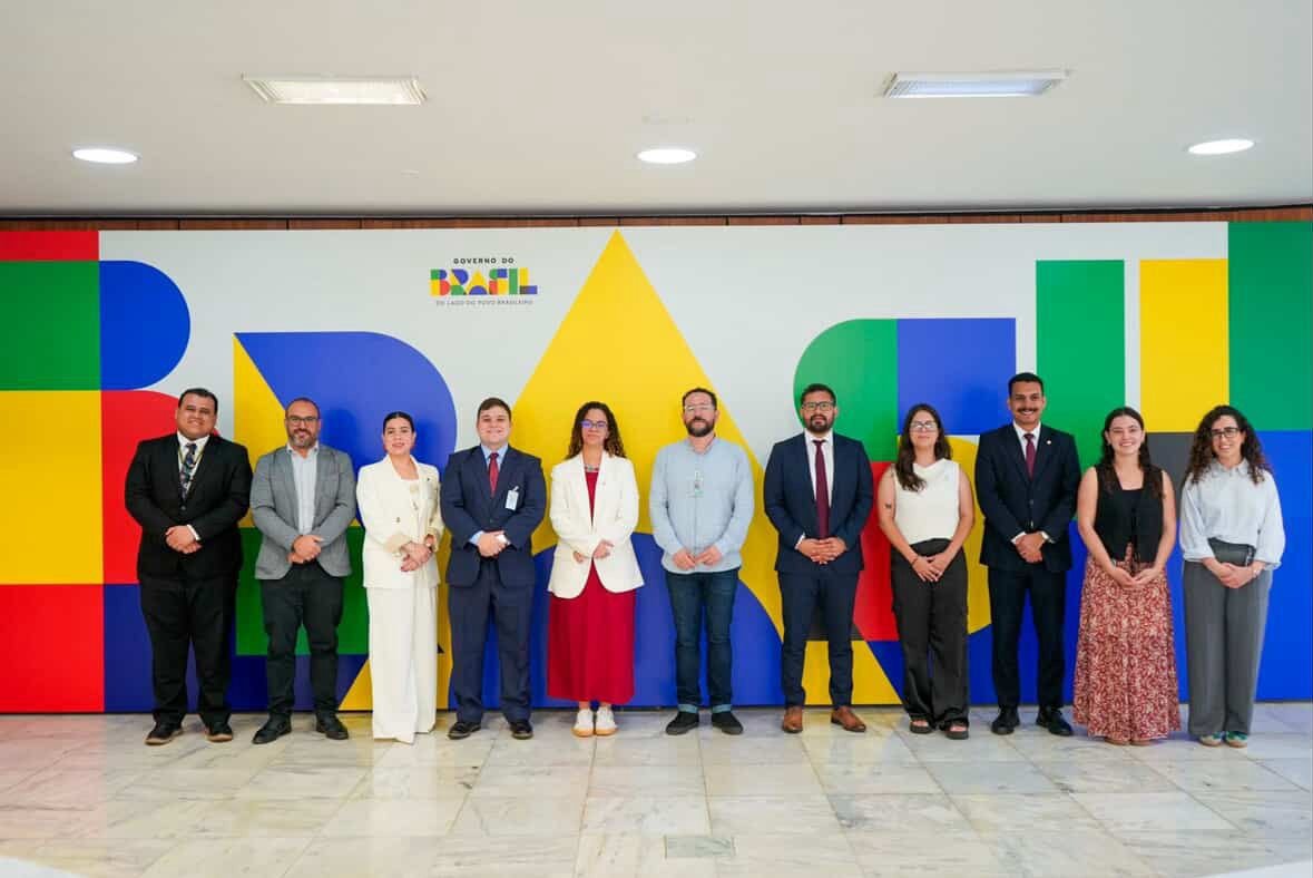 larroqueandres's tweet photo. Nuestra directora de Juventudes @ayelenlopez, participó como representante de Argentina en la 26° Reunión de Juventudes del Mercosur que contó con la presencia del Secretario General de la Presidencia de Brasil, Guilherme Boulos, y referentes de los países de la región.

Es un orgullo para nuestro gobierno contar con su participación en un foro regional para exponer sobre las políticas públicas de @BAProvincia destinadas a acompañar y garantizar la inclusión de los jóvenes bonaerenses.