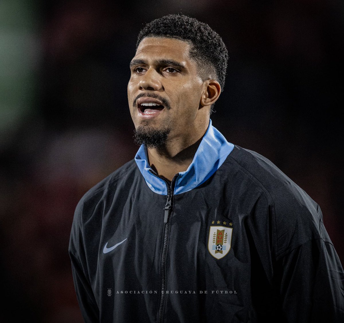 “Hay que darle el respaldo emocional. Tiene que hacer su camino y su evolución humana y familiar. Hay que priorizar la persona. Que sea feliz”

✍️ Sebastián Abreu sobre Ronald Araujo AHORA en Vamos que Vamos por <a href="/ElEspectadorUy/">El Espectador Deportes 🔊</a>
 
📻 810 AM • 92.5 FM
▶️ youtube.com/live/BU9rWHeLT…