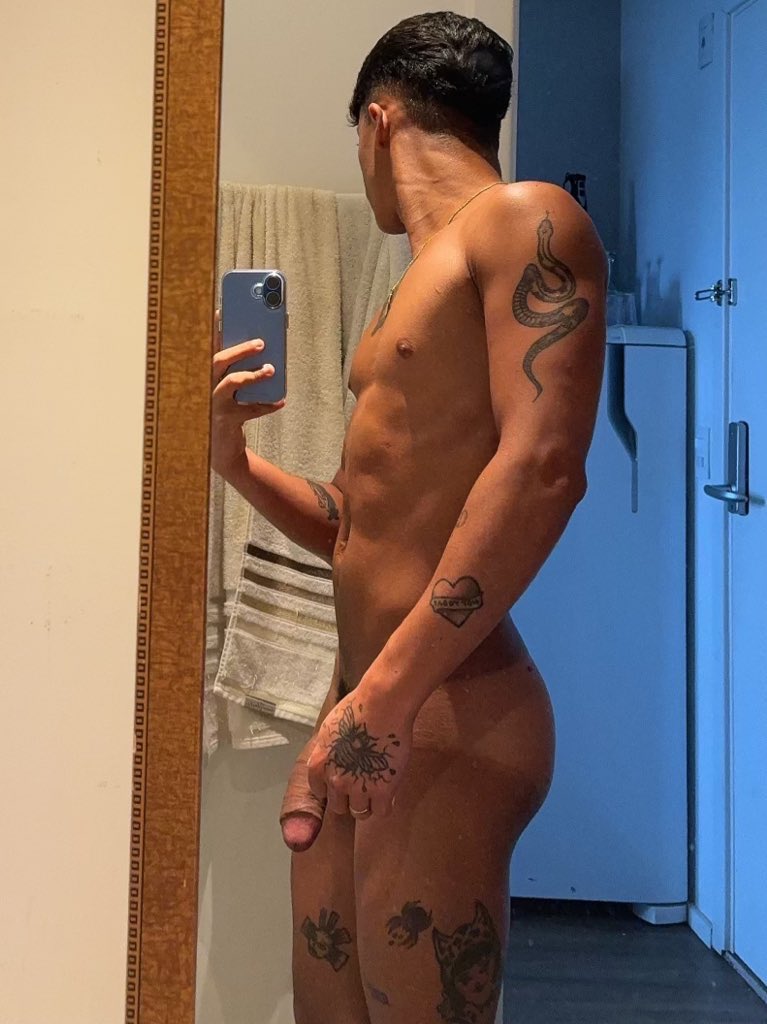 eivenenoo's tweet photo. fazendo o novinho de putinha ❤️‍🔥🥵 quero muito replay desse rabo aqui 😈💦 https://t.co/QXZW0WmooR