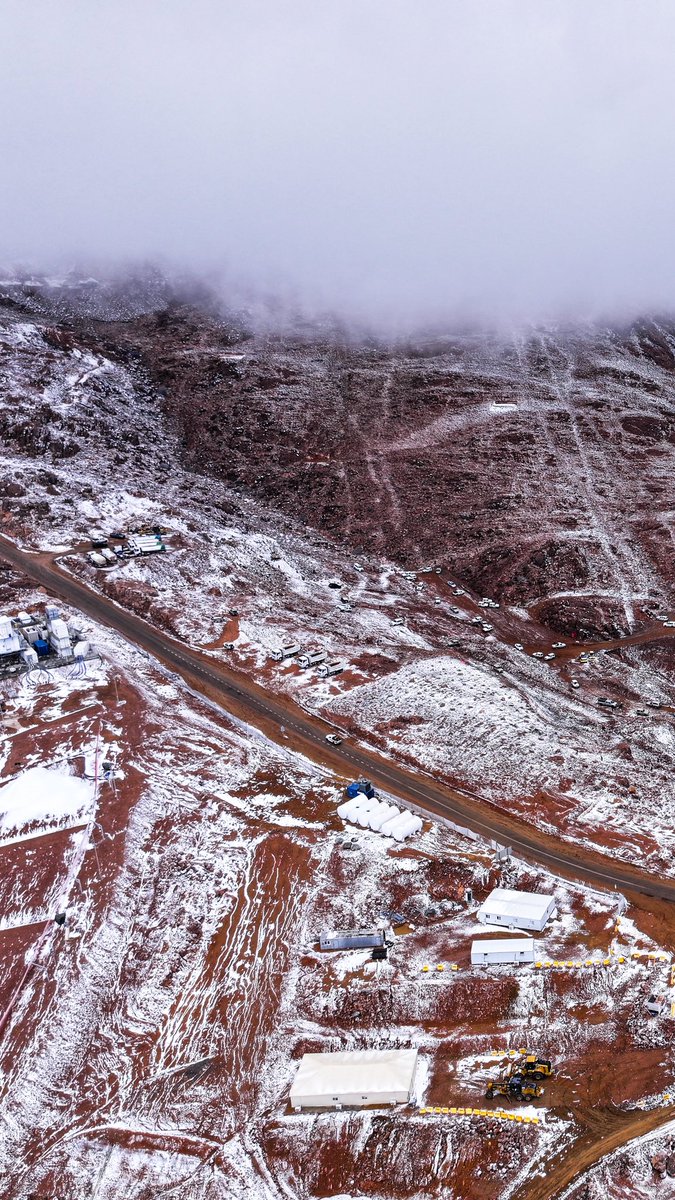 #الثلوج على جبال اللّوز صباح الاربعاء 17-12-2025 ☃️🏔️#تبوك 

الزائر الابيض زارنا مُبكر هذا العام في ديسمبر 🤩
#تروجينا 
#السعوديه_الاردن