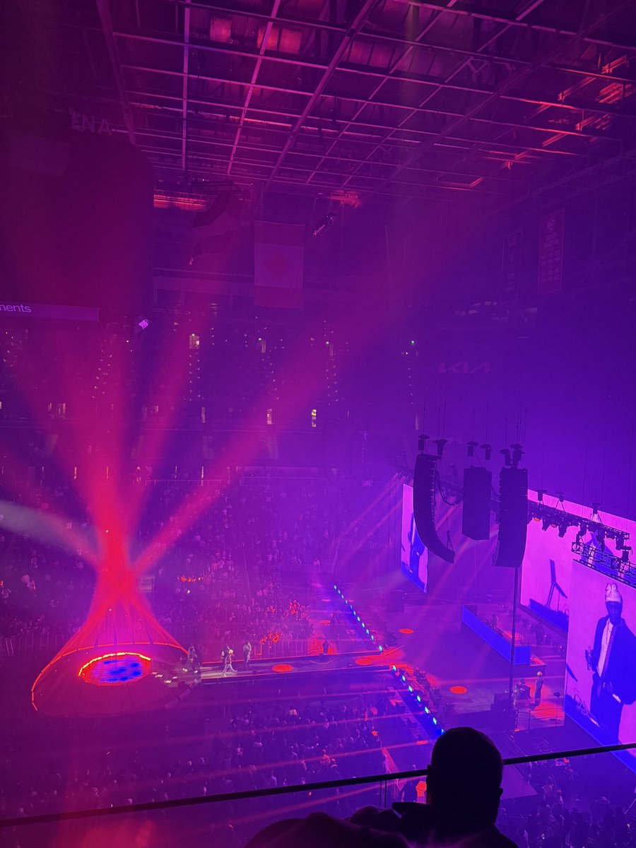 BChasmin's tweet photo. Thugger brought the city out🎶 https://t.co/lw4NQwFtiT