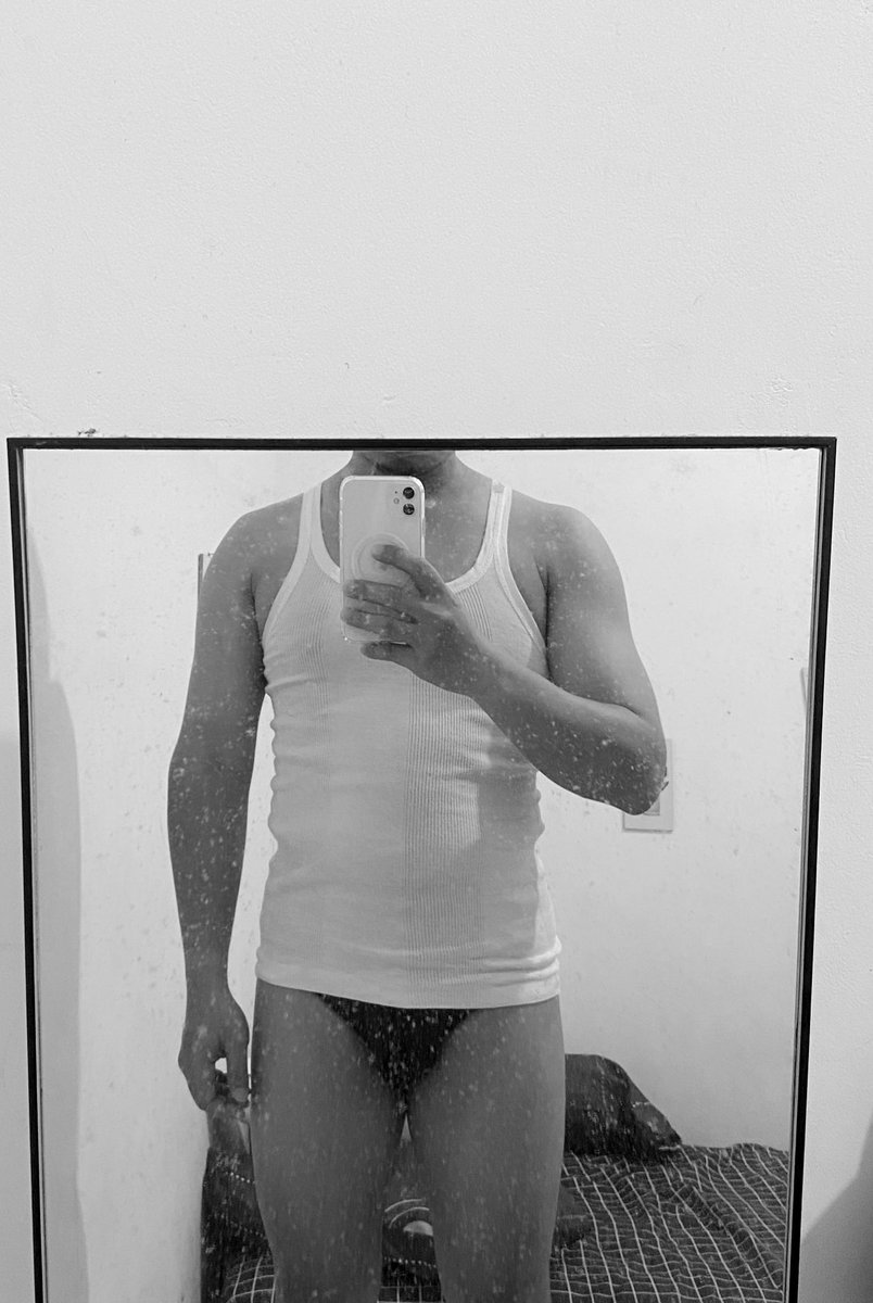 LessSu9ar's tweet image. Kotor amat ini cermin 😩