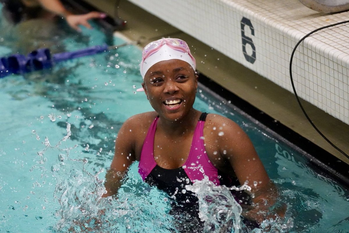IPSAthletics's tweet photo. A VERY FUN IPS SPORTS NIGHT! 

We start our evening by taking a dip in the pool 🏊🏽‍♀️ over at @Titanathletics1 where all of our HS teams are in action! 

Then we stop by @IPS_ArlingtonMS for our Trailblazers Girls Volleyball Christmas 🎅 team bonding night! https://t.co/WOdp765u6F