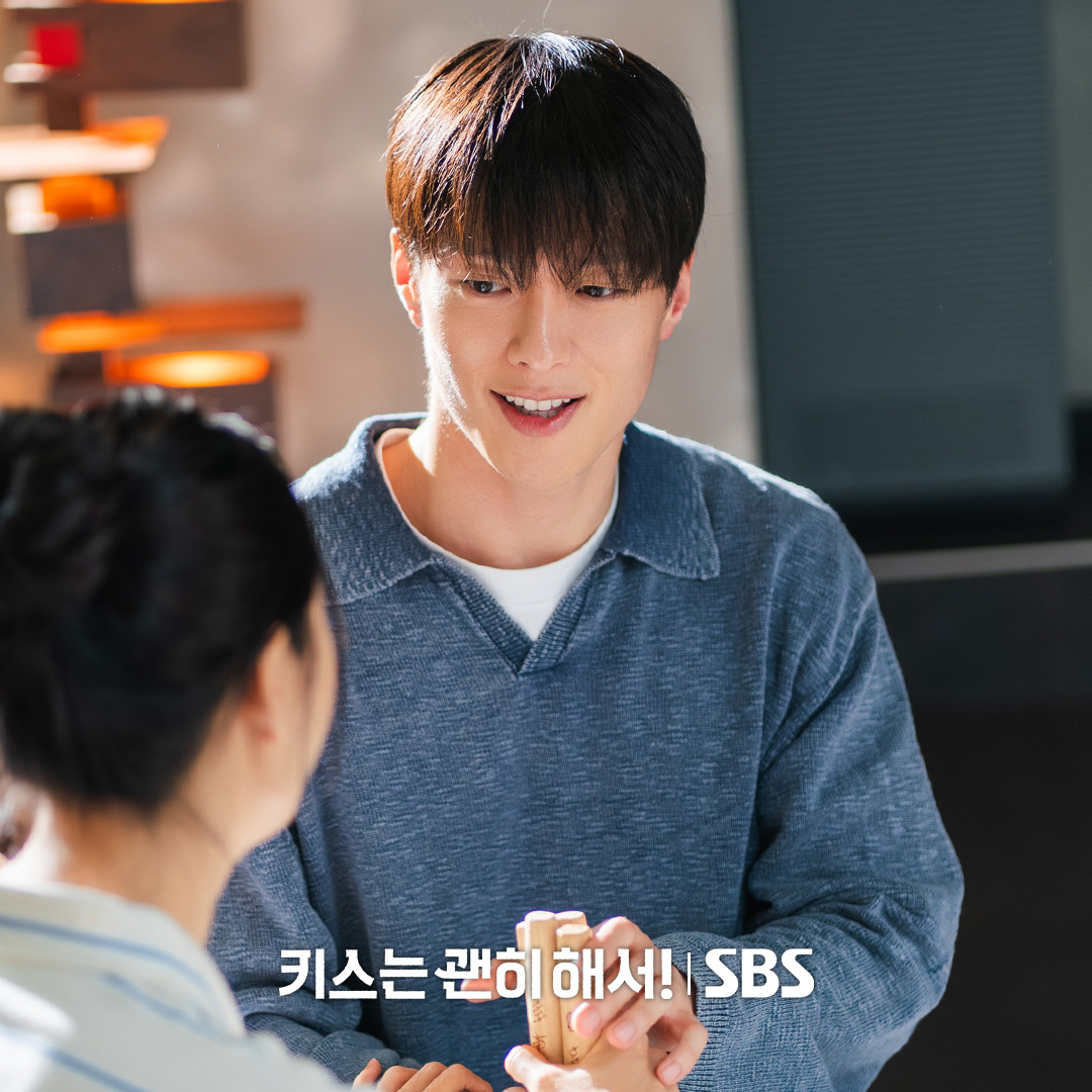 SBSNOW's tweet photo. 본격 지혁다림 데이트 같이 보기👀
파스타 먹는 게 이렇게 설렐 일이야,,♥️

SBS 수목드라마 <키스는 괜히 해서!>
☞ [수,목] 밤 9시

#SBS수목드라마 #키스는괜히해서
#DynamiteKiss #스틸
#키스는괜히해서스틸 #키괜스틸
#장기용 #안은진 #김무준 #우다비 https://t.co/0zIMnRSHyX