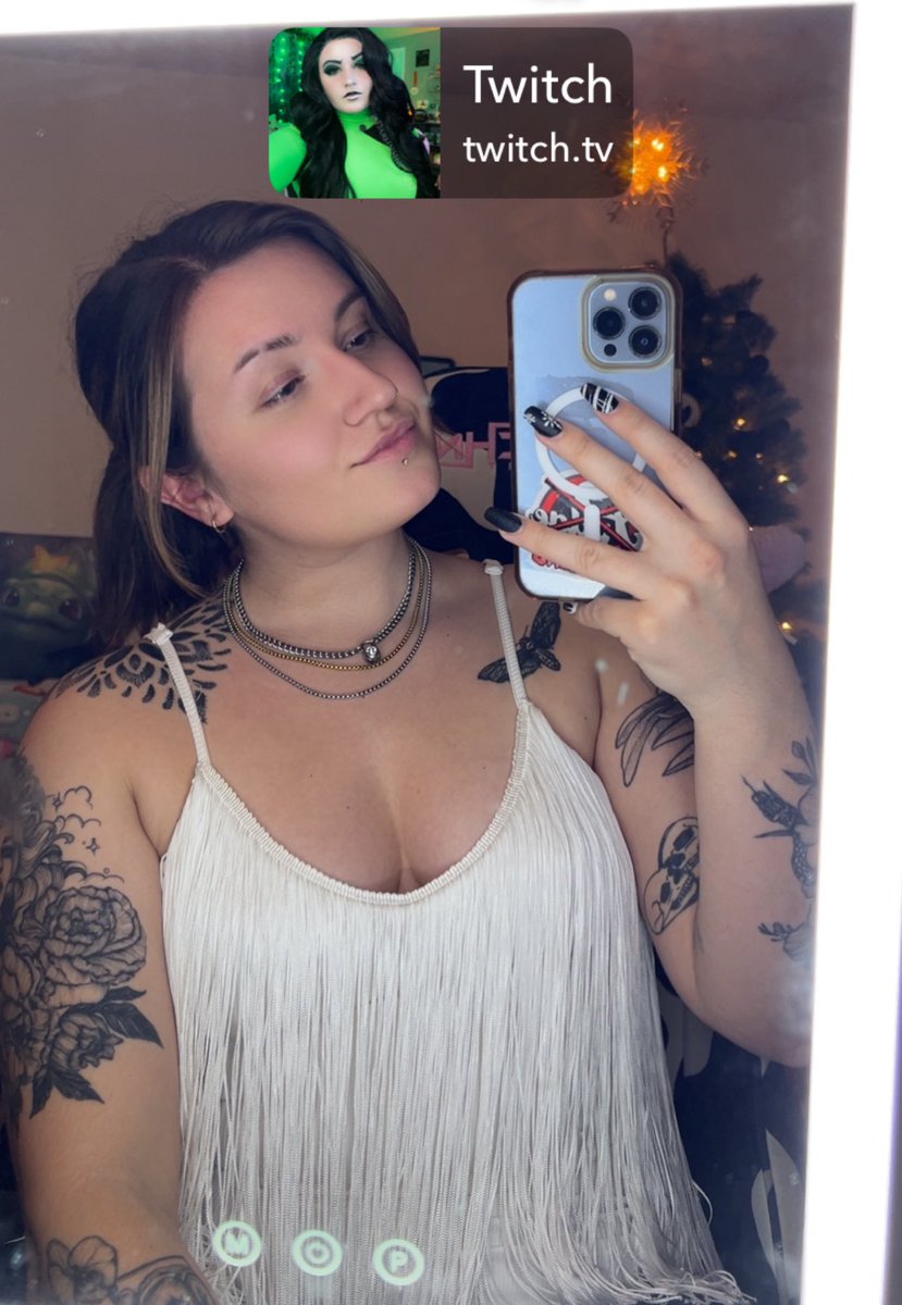 DarlinSincerest's tweet image. Manic pixie demon girl vibes 🥰🫶🏼

Makeup then Marvel Rivals with the community!

Twitch.tv/DarlinSincerest