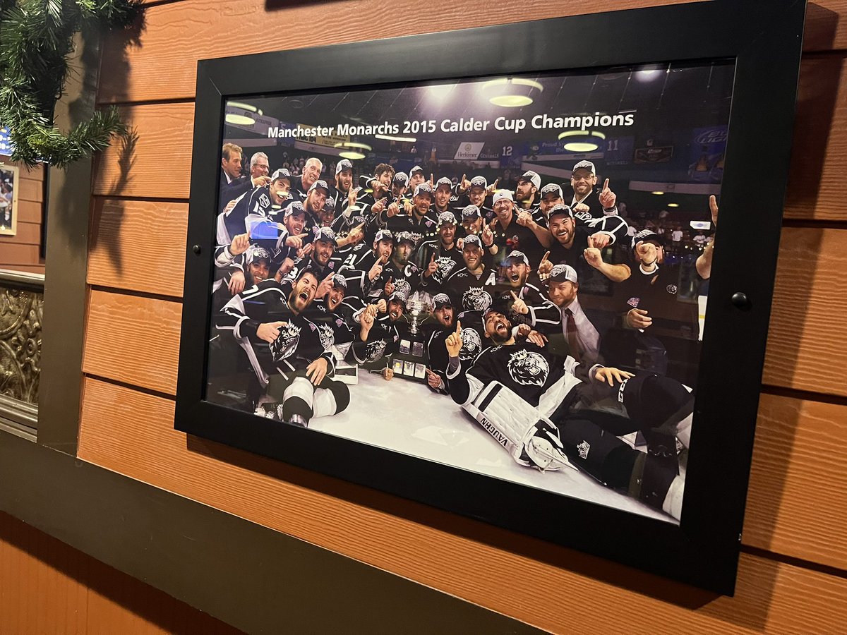 KHabs83's tweet photo. @BizNasty2point0 
Found this on the 99 Restaurant in Manchester NH. Thought this was crazy cool. https://t.co/iaXKxFmNnm