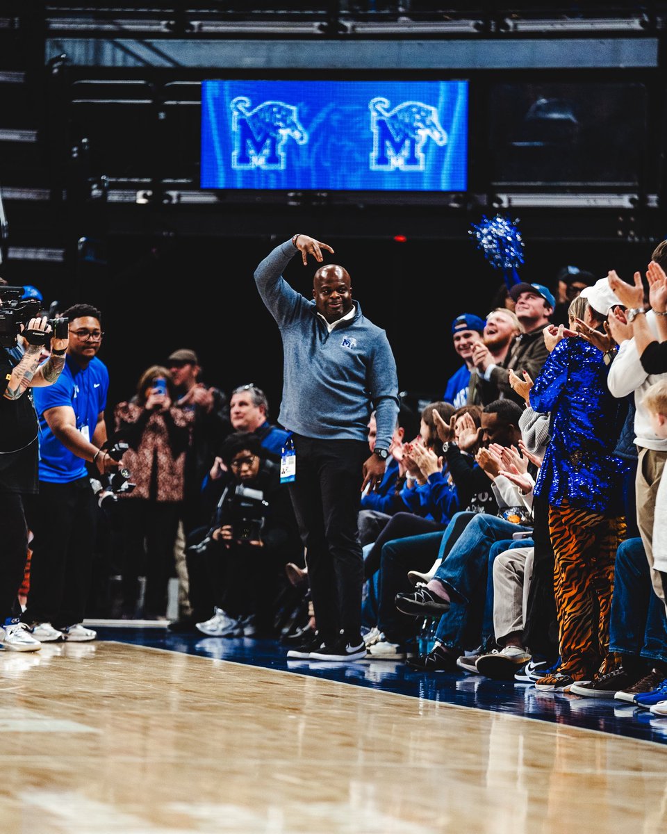Memphis_MBB's tweet photo. M’s up Ⓜ️ https://t.co/oRFmbZvwKR
