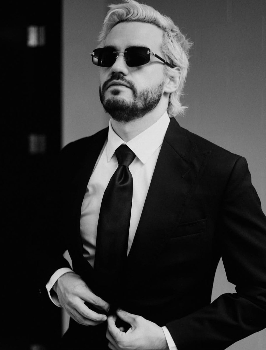 malikitsmylife_'s tweet photo. yo no puedo superar lo espectacular que es villamil, que hombre😍 https://t.co/LrRmulQG1y