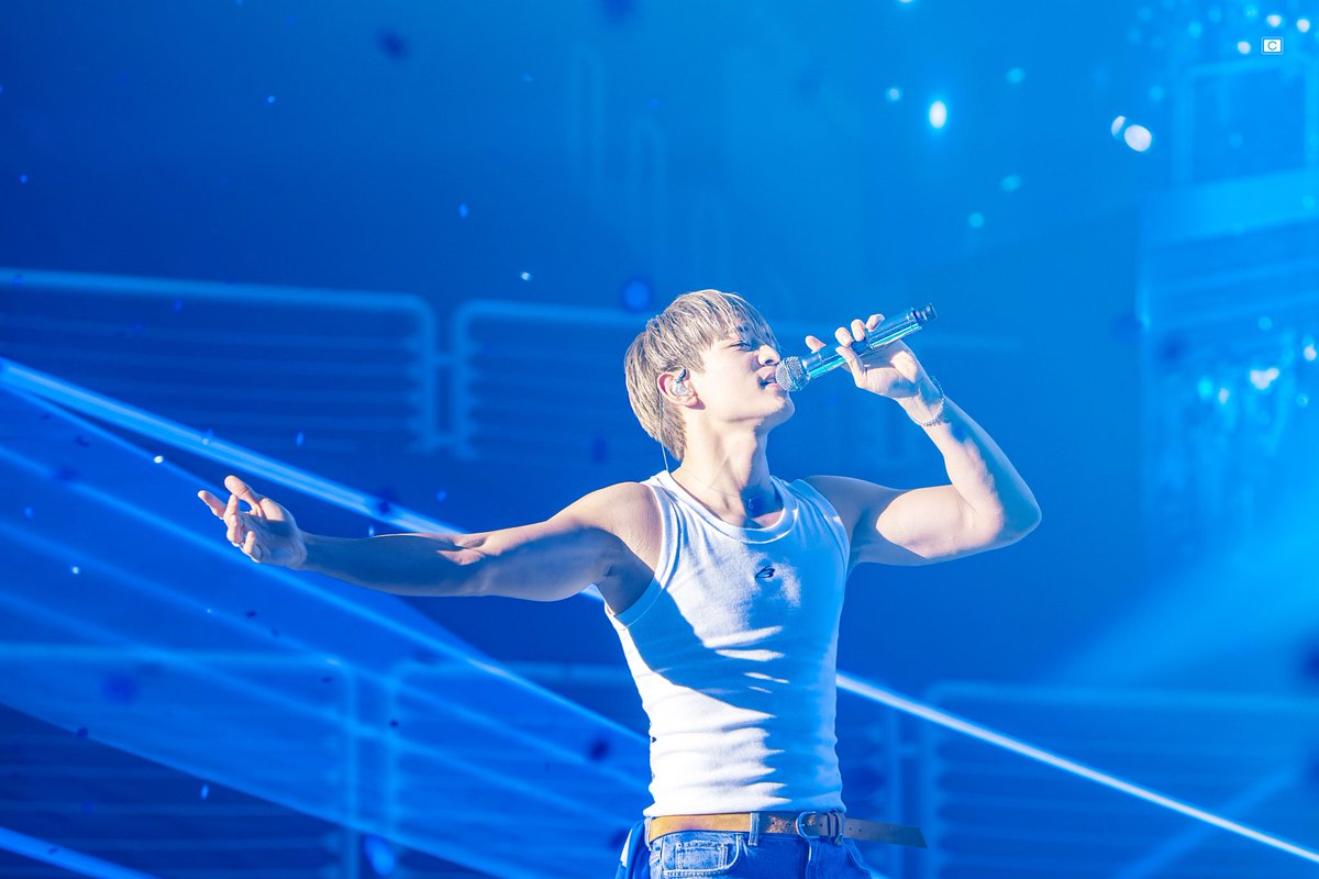 안아달라는 샤이니들 봐주면 조켔네