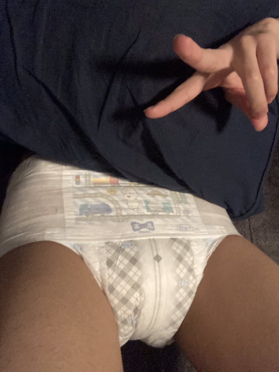 240306_'s tweet photo. おもらしする前と後！
このおむつのまま学校！

#おむつ #ABDL https://t.co/GbZP80bNYj