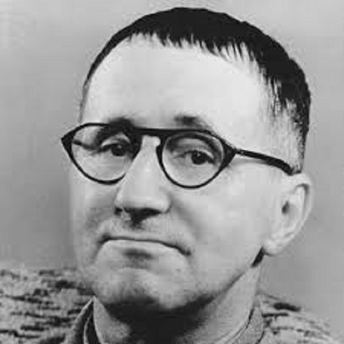 "La crisis se produce cuando lo viejo no acaba de morir y cuando lo nuevo no acaba de nacer".

- Bertolt Brecht