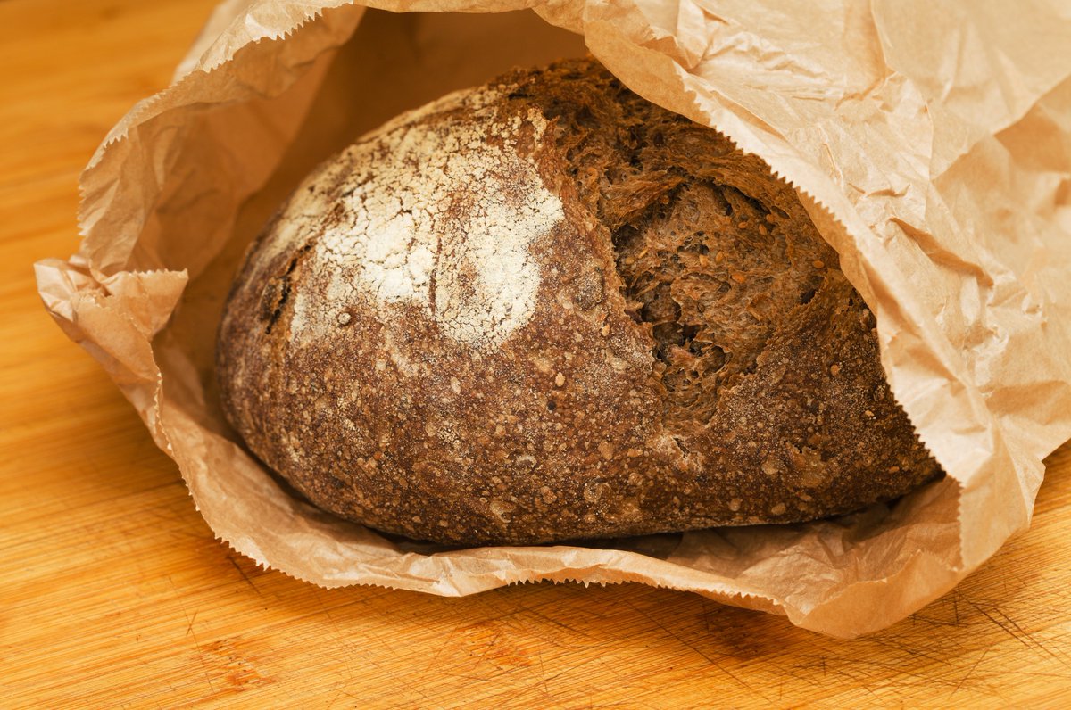 kookssecrets.com/2025/12/18/mal… 

🍞 Easy to follow Malt Bread recipe — Small Addition, Big Difference

Malt isn’t there to make bread sweet.
It’s there to feed the yeast, deepen colour, and build flavour.
Just a spoonful of malt syrup in a basic dough:
✔ richer crust
✔ better rise
✔