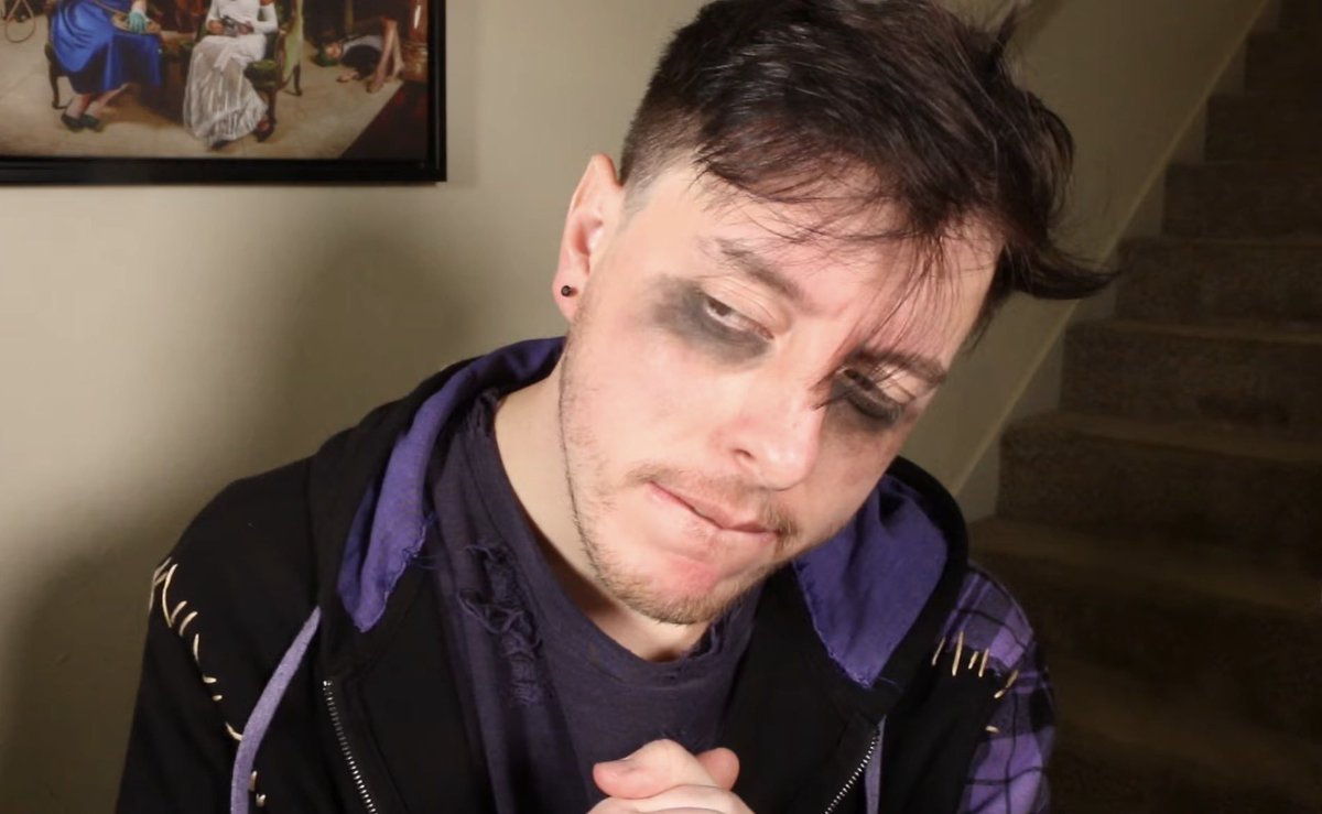 BasicallyShakes's tweet photo. notice how he talked about being nonchalant and proceeded to mog on roman https://t.co/B3jmYLW0J3