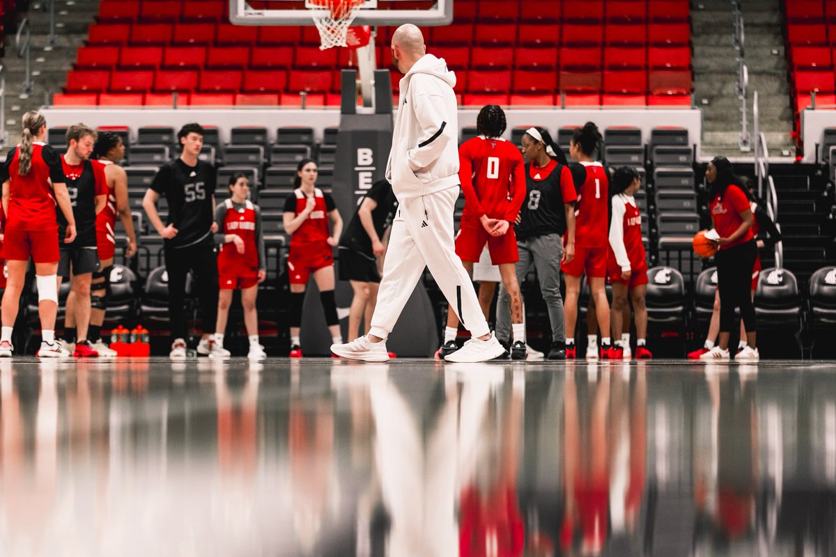 ErikDeRooTTU's tweet image. 🏀 Life of a College Basketball Coach at a glance…

Wed. Dec. 3 - Beat Wichita State
Th. Dec. 4 - Fly across the 🌏
Fr. Dec. 5 - Fly across the 🌏
Sat. Dec. 6 - arrive and get to work
Sun. Dec. 7 - More work to be done
Mon. Dec. 8 - Depart and fly back
Tues. Dec. 9 - continue…