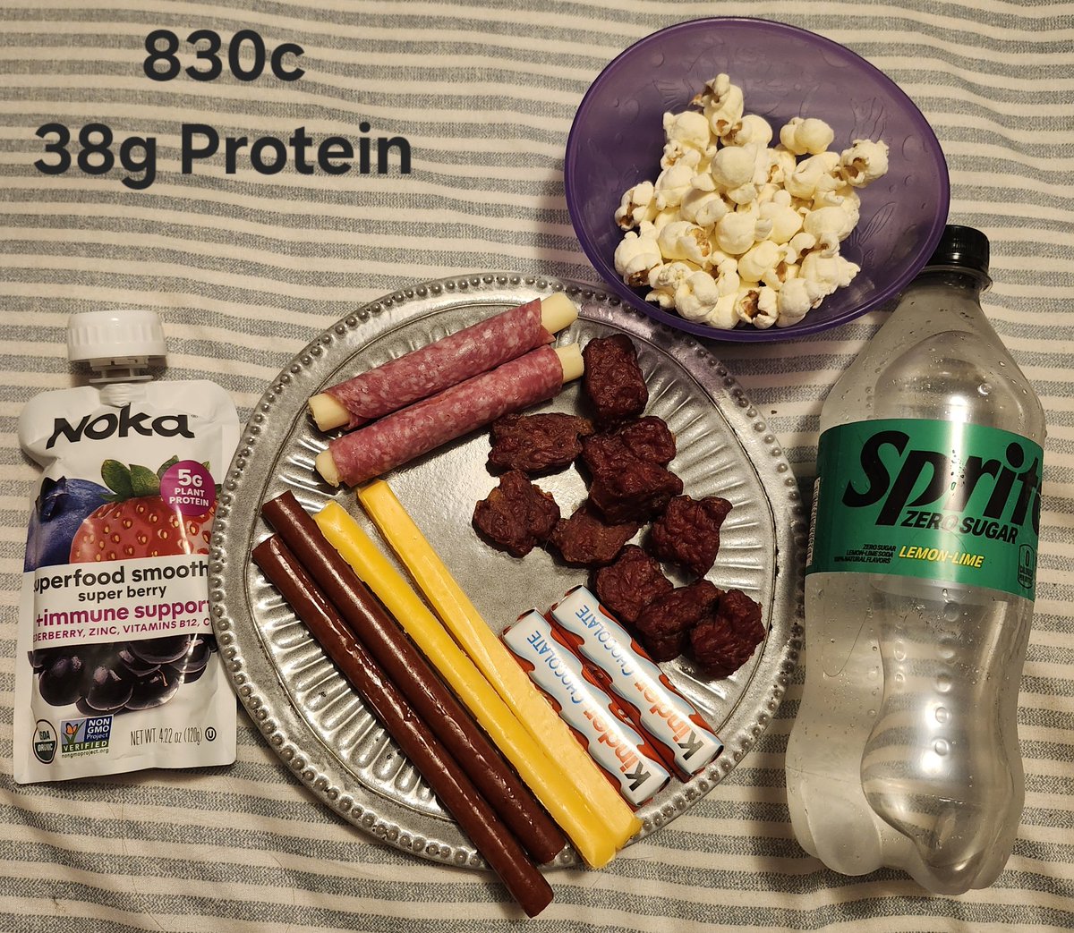 Taizedone's tweet image. Forgot to count the smoothie here, should be 43g with it- the cal count is right though. Breaking my fast with this snack tray &amp;amp; a bunch of protein since I couldn't even meet my step goal today. #edtwt #anatwt #omad