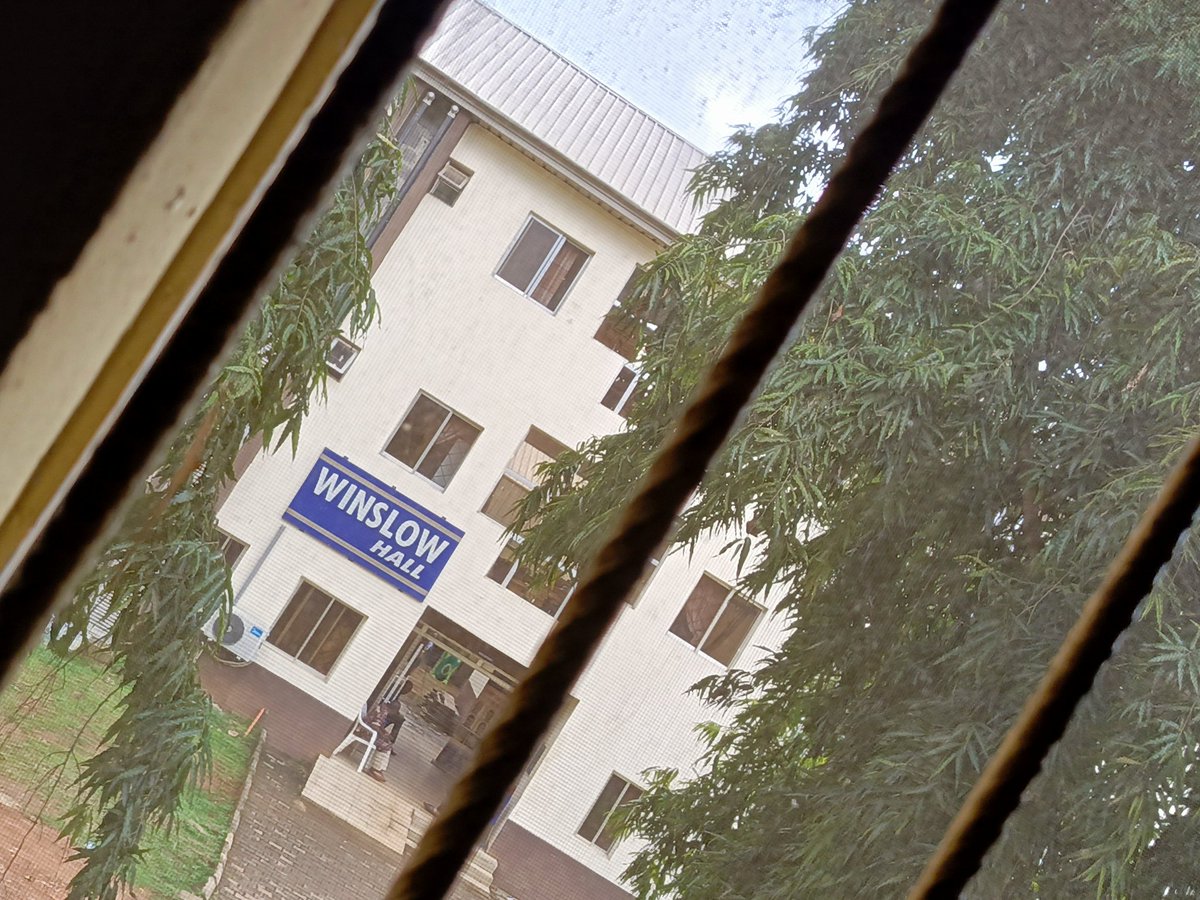 BELL_D2003's tweet photo. So as una rush go house now watin una gain? 
Ungrateful students. 
 #babcockatudent #babcock https://t.co/tv30b7tpI6