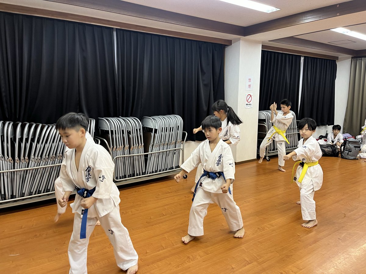 zenmorizen's tweet photo. 毎週火曜日は町田市忠生の日
だんだんレベルが上がってきた。
#町田　#忠生　#空手　#極真 https://t.co/6pWY5sW65t