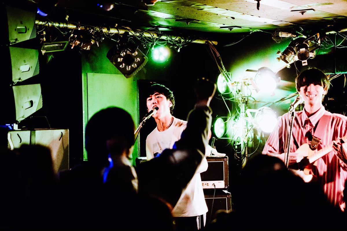 まっすー、誕生日おめでとう🎉

まっすーが育休に入ってからのライブですが、煽り担当をボーカルがそのまま引き継いだので休む間もなく永遠に声を出し続ける日々です。
歌って、煽って、歌って、煽って、MCして、歌って、また煽って。

フロアの皆からおしゃべりな人だと思われていないか心配です。