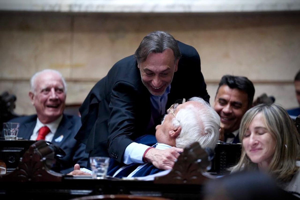 TraductorTeAma's tweet image. ⭕️⚠️ ALERTA EN C5N| El Diputado de La Libertad Avanza, Sergio @Tronco Figliuolo, ahorcó a un jubilado.