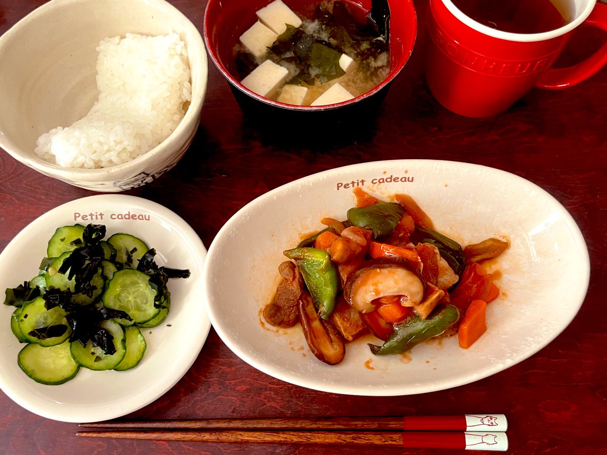 うまいうまい😋と食べてるけど 「う↓ま↓い↓う↑ま→い↑」てなんの