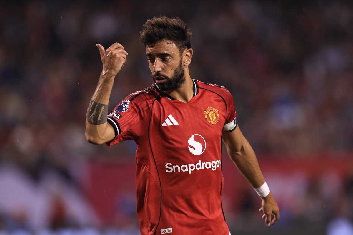 FabrizioRomano's tweet photo. 🚨 Bruno Fernandes remains among top names on Saudi dealmakers for summer 2026, not a realistic deal for January.

Decision will be up to Bruno again in the future.

🎥➕ More on Semenyo, Mainoo and Neymar Jr’s future: https://t.co/b3BcjicJUk https://t.co/qp5mUOwHQq