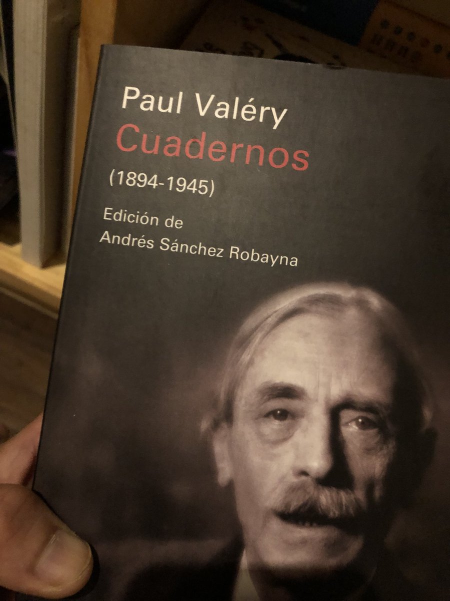 oscaarrghs's tweet photo. #ConvoyEnChilango Yo le sugiero un ensayo de Dylan Jones sobre una de las canciones existenciales más hermosas que hay.  Gran lectura para estos días tan intensos. O a Paul Valéry dejar un rato las redes sociales leer estos @olallo_rubio https://t.co/yya6XXPREY