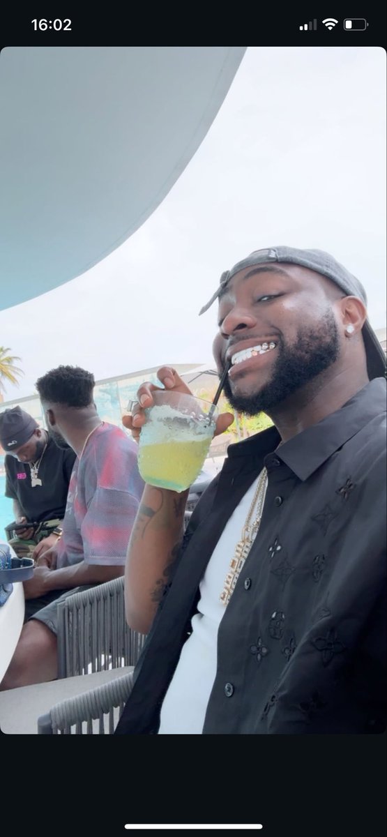 “Don’t use this blessing to fight any war.”

——Davido to Carter Efe❤️