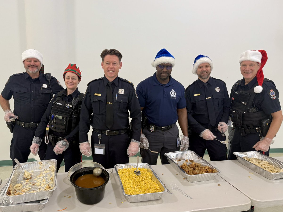 Another great time helping our friends at <a href="/FNUNIVCAN/">FNUniv</a> at their annual Elders Christmas Lunch! <a href="/reginapolice/">Regina Police</a>