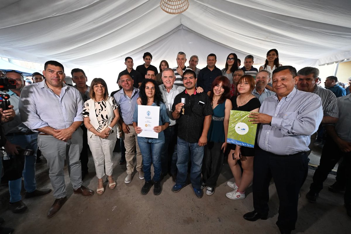 Río Seco | Con enorme alegría volvimos a esta querida comuna para cumplir con un compromiso asumido con las familias: la entrega de nuevas viviendas que habían permanecido paralizadas durante años. Ya habíamos estado aquí meses atrás, cuando entregamos las primeras casas, y hoy