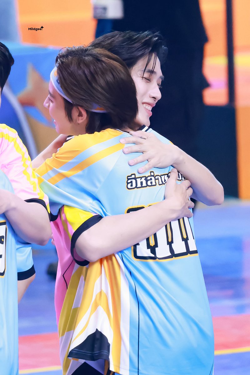 pp6dsupport's tweet image. และที่ขาดไม่ได้เลย ขอบคุณพี่เติ้ลมากนะคะ 
ที่รักและดูแลน้องเฟิร์สอย่างดีมาตลอดเลย
ในวันที่ติดฝนเป็นห่วงยัยน้องสุดหัวใจ
และอยากกอดปลอบน้องมากๆที่สุด 
ขอบคุณพี่เติ้ลที่เป็นคนนั้น คนที่คอยกอดน้อง
แทนติดฝนทุกคนเสมอ ☔️💚🩷

#ส่งใจให้เฟิร์สวัน 
#รักน้ากล่องดวงใจของติดฝน